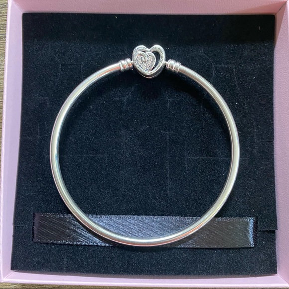 Pandora Moments Entwined Infinite Hearts Clasp Sterling Bangle